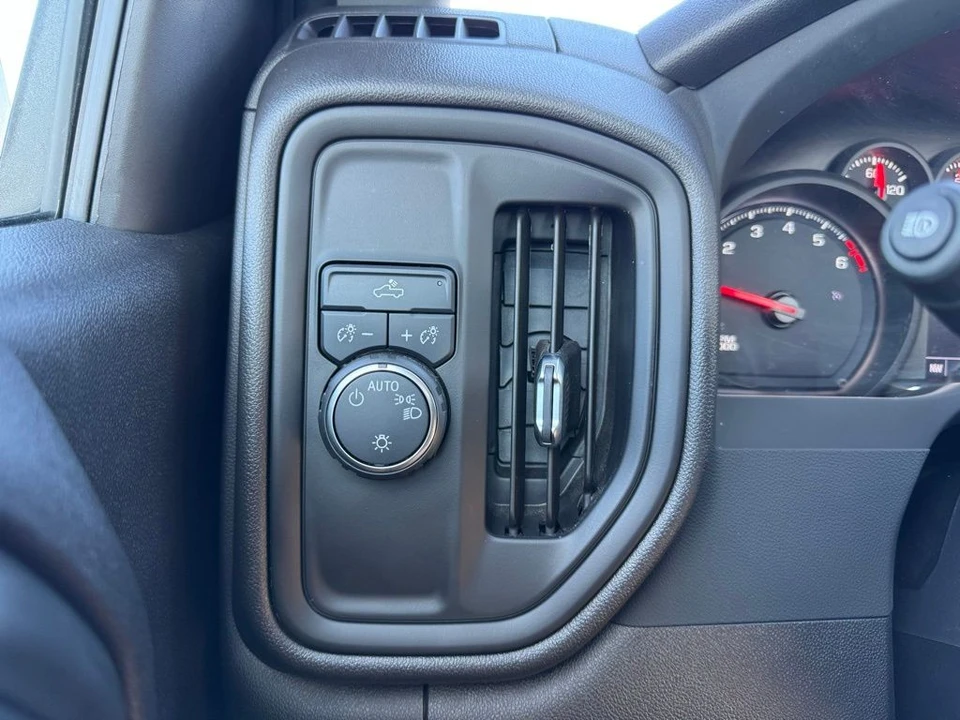 2024 Chevrolet Silverado 4th Gen - Image 18 of 21