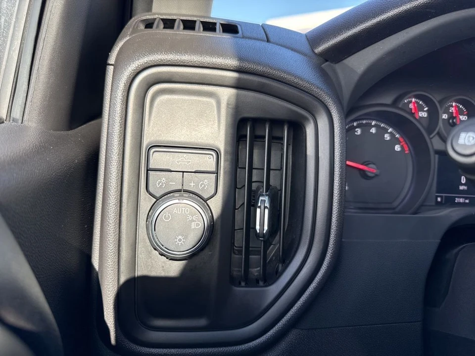 2024 Chevrolet Silverado 4th Gen - Image 18 of 21