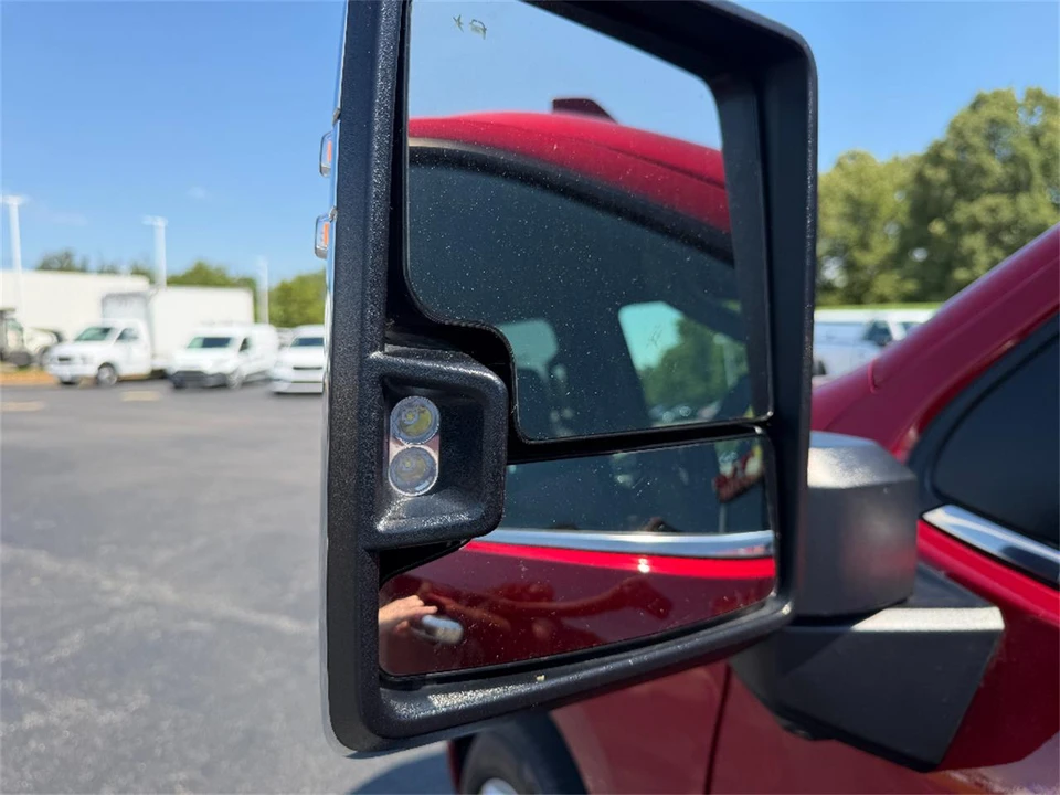 2024 Chevrolet Silverado 4th Gen - Image 15 of 31