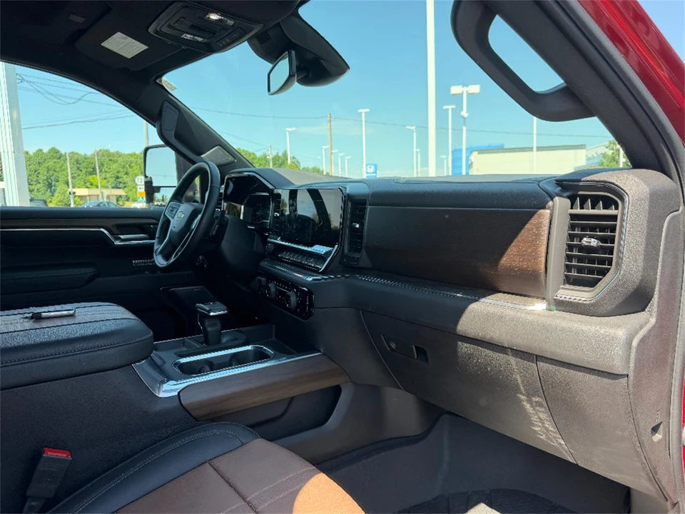2024 Chevrolet Silverado 4th Gen - Image 19 of 31