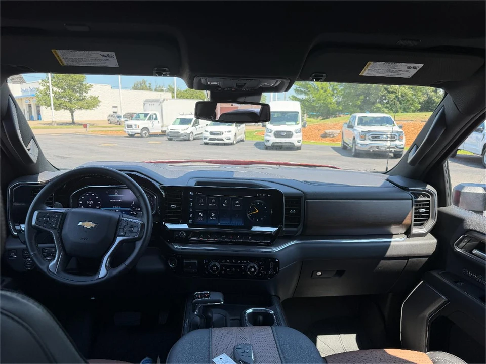 2024 Chevrolet Silverado 4th Gen - Image 25 of 31