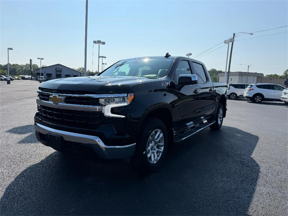 2024 Chevrolet Silverado 4th Gen - Image 3 of 31