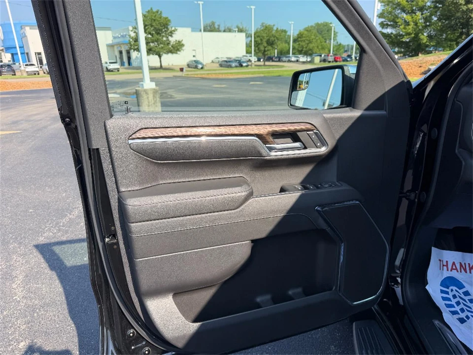 2024 Chevrolet Silverado 4th Gen - Image 29 of 31