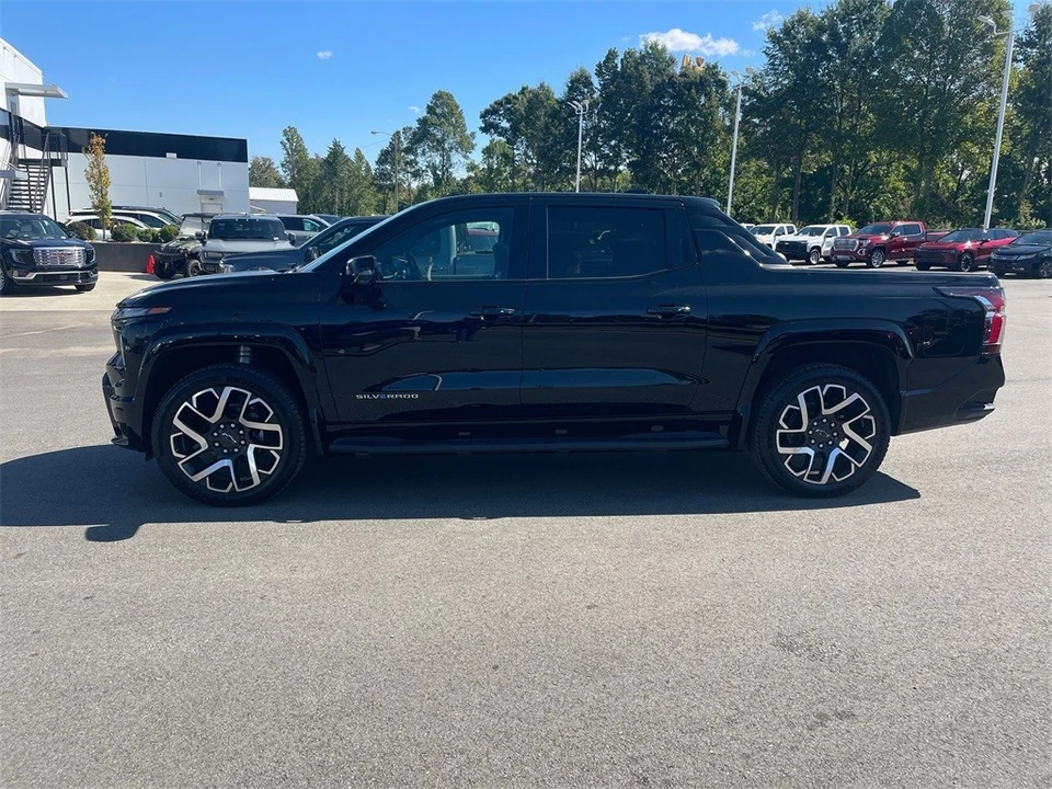 2024 Chevrolet Silverado - Image 2 of 12