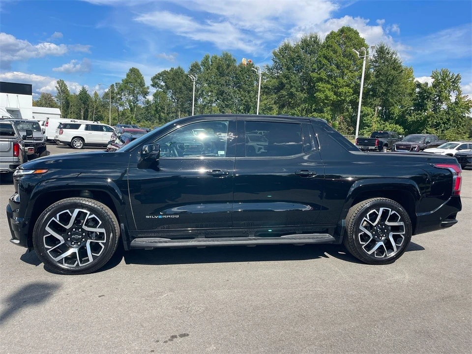 2024 Chevrolet Silverado - Image 2 of 12