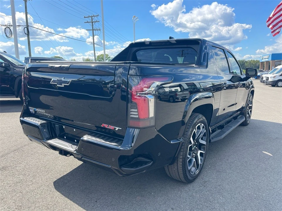 2024 Chevrolet Silverado - Image 5 of 12