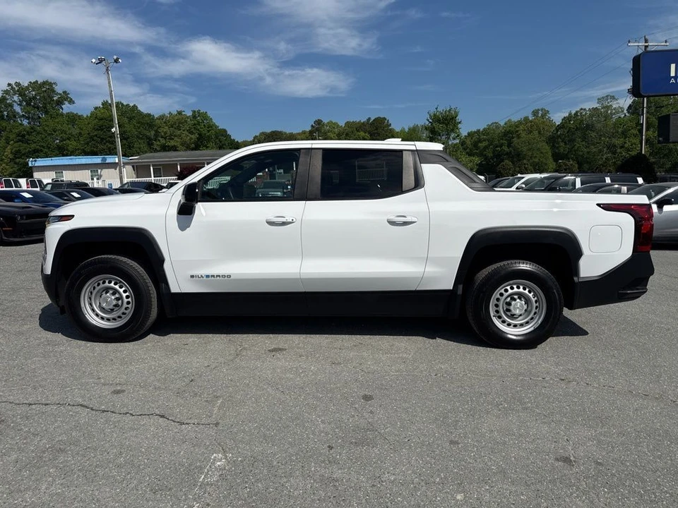2024 Chevrolet Silverado - Image 2 of 21