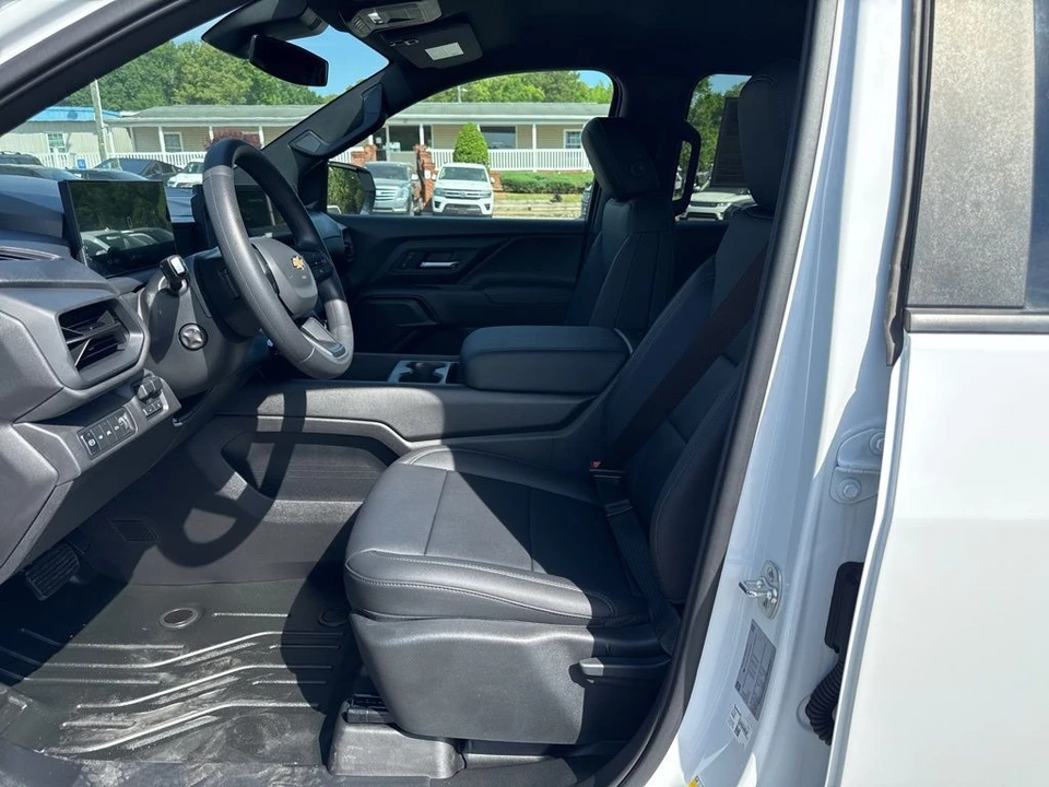 2024 Chevrolet Silverado - Image 9 of 21