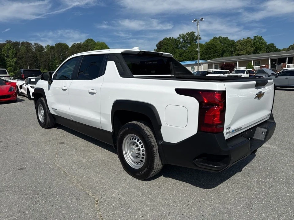 2024 Chevrolet Silverado - Image 3 of 21