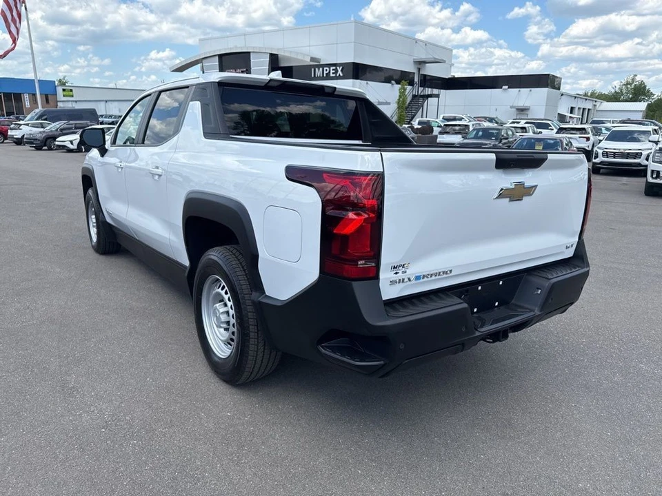 2024 Chevrolet Silverado 4th Gen - Image 3 of 31