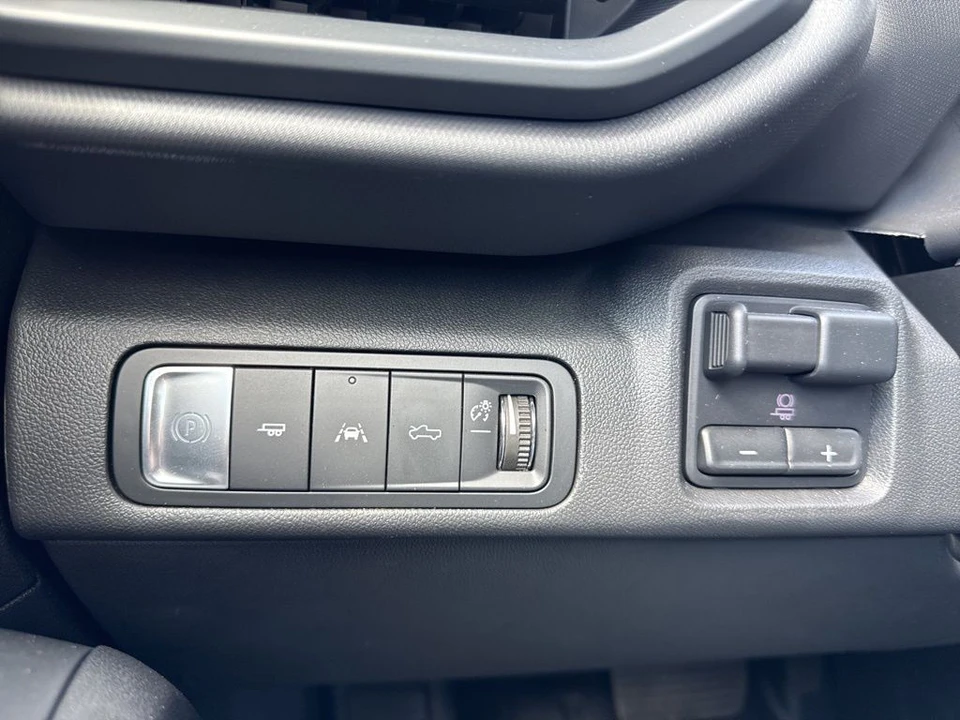 2024 Chevrolet Silverado 4th Gen - Image 22 of 31