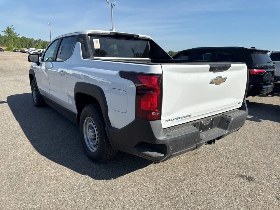 2024 Chevrolet Silverado - Image 2 of 7