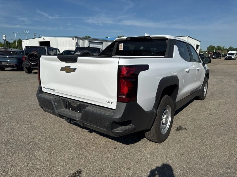 2024 Chevrolet Silverado - Image 3 of 7