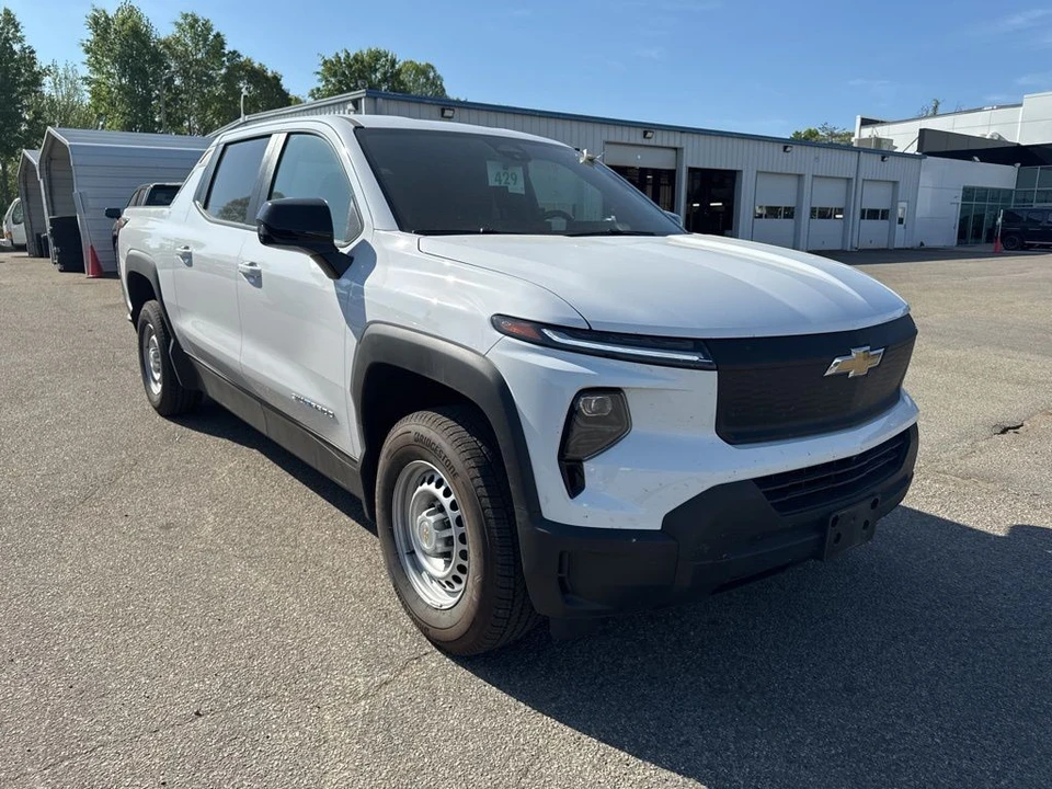 2024 Chevrolet Silverado - Image 4 of 7