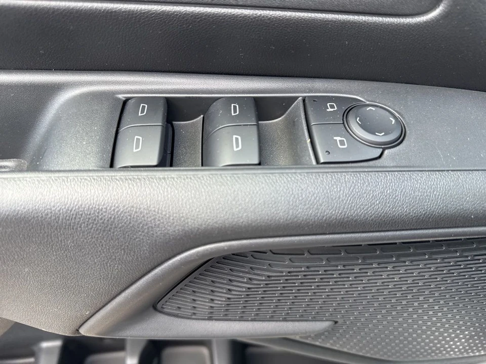 2024 Chevrolet Silverado 4th Gen - Image 25 of 31