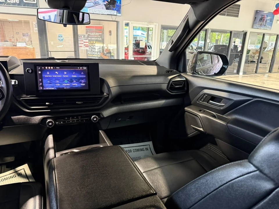 2024 Chevrolet - Image 27 of 31