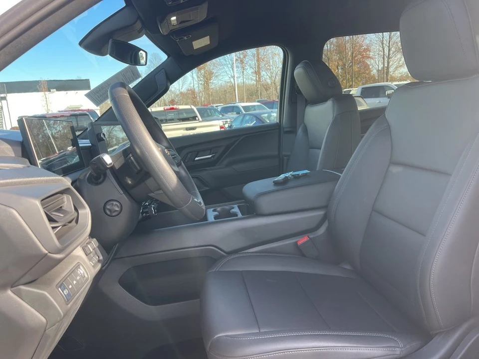 2024 Chevrolet Silverado - Image 10 of 12