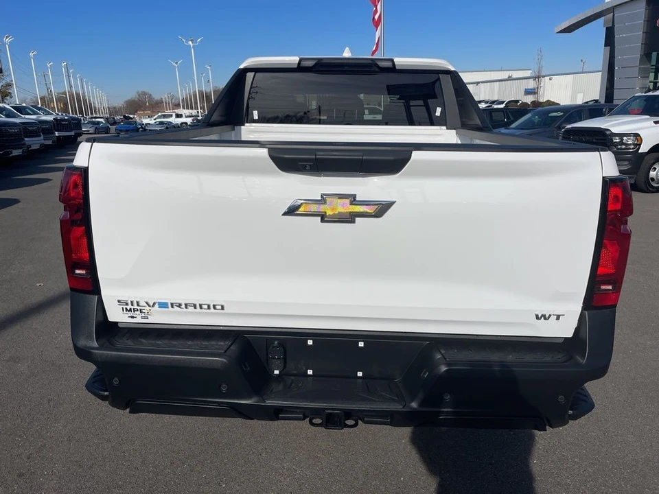 2024 Chevrolet Silverado - Image 4 of 12