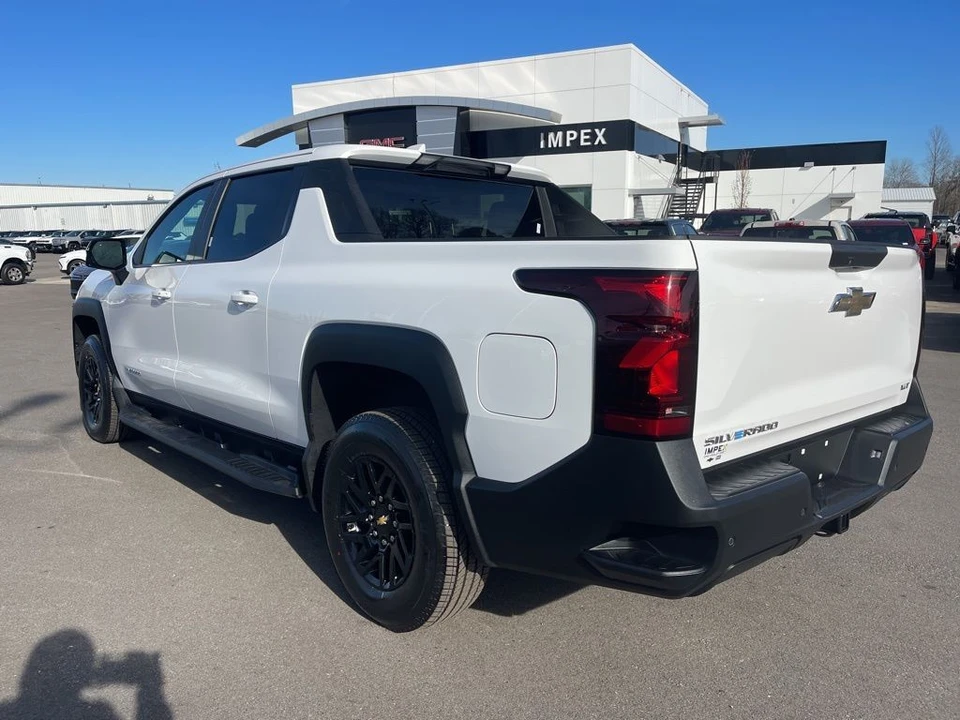 2024 Chevrolet Silverado - Image 3 of 12