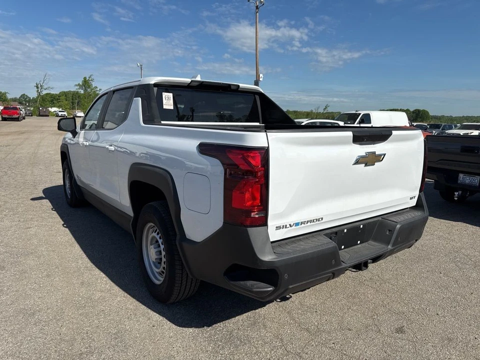 2024 Chevrolet Silverado - Image 2 of 7