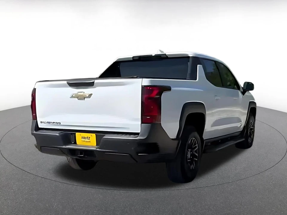 2024 Chevrolet Silverado - Image 2 of 31