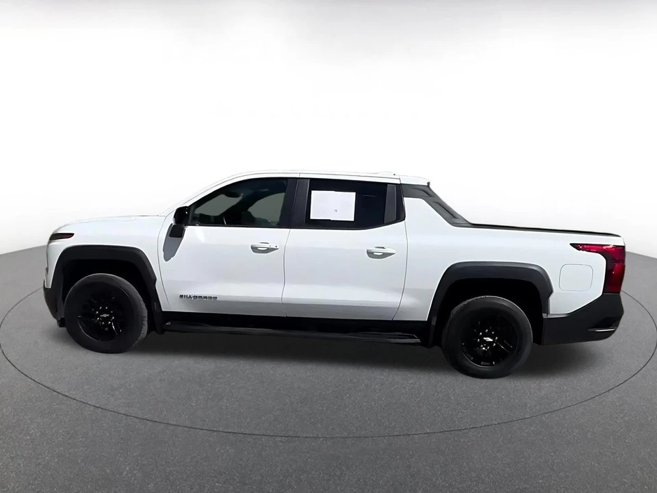 2024 Chevrolet Silverado - Image 14 of 31