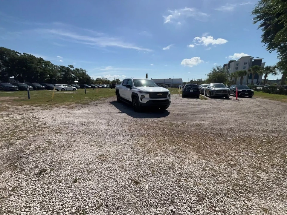 2024 Chevrolet Silverado - Image 9 of 31