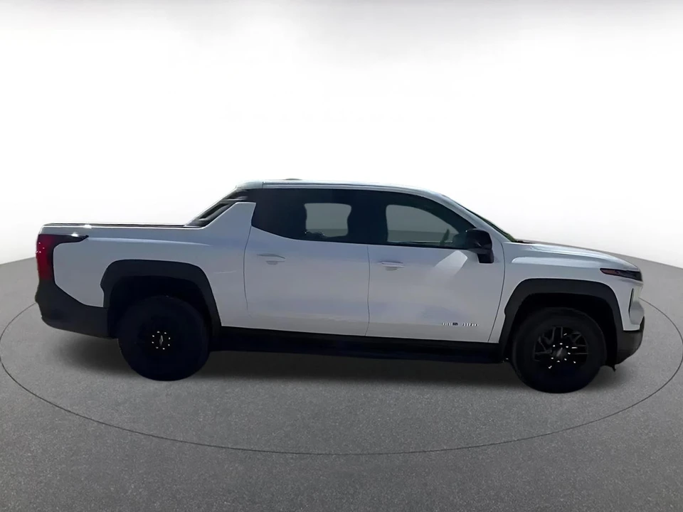 2024 Chevrolet Silverado - Image 4 of 31