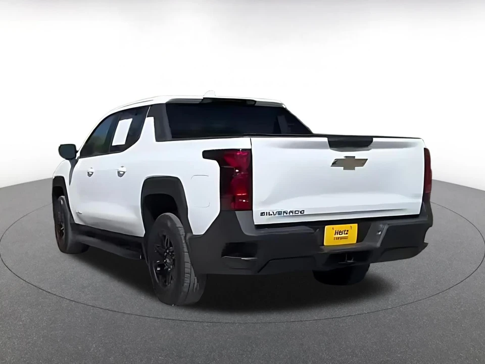 2024 Chevrolet Silverado - Image 17 of 31