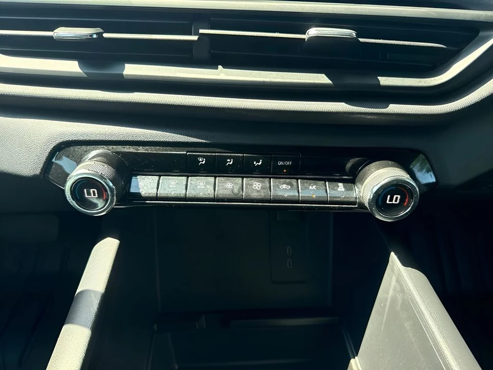 2024 Chevrolet Silverado - Image 21 of 31