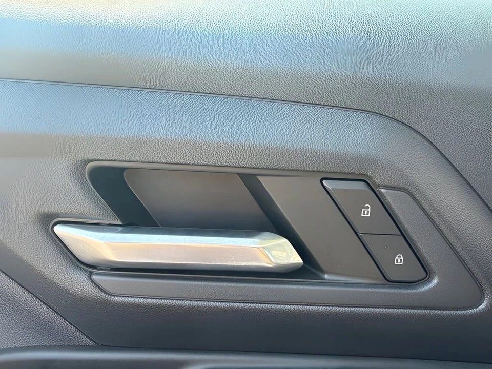 2024 Chevrolet Silverado - Image 10 of 31