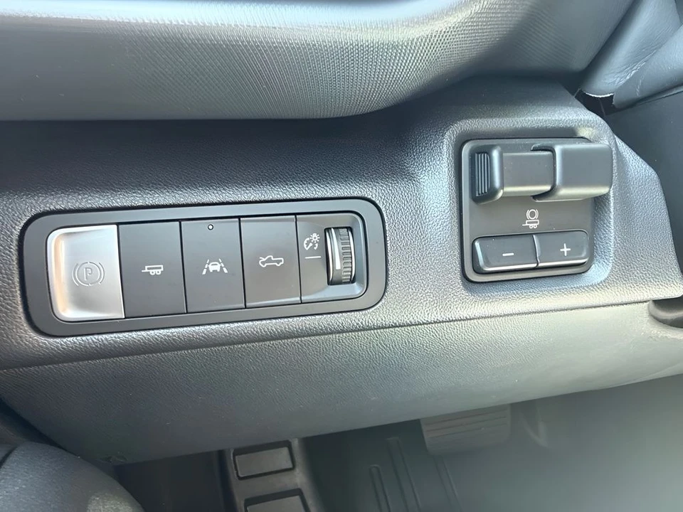 2024 Chevrolet Silverado - Image 22 of 31
