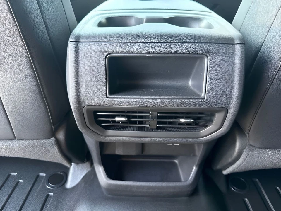2024 Chevrolet Silverado - Image 12 of 31