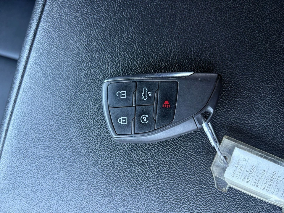 2024 Chevrolet Silverado - Image 29 of 31