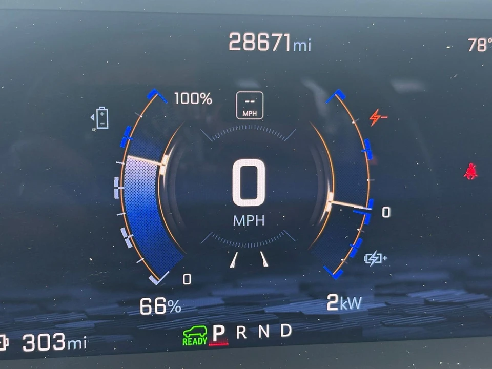 2024 Chevrolet Silverado - Image 19 of 31