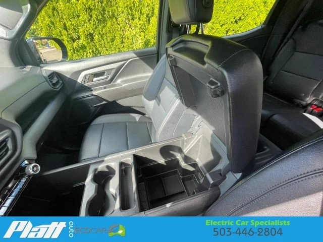 2024 Chevrolet Silverado - Image 26 of 31