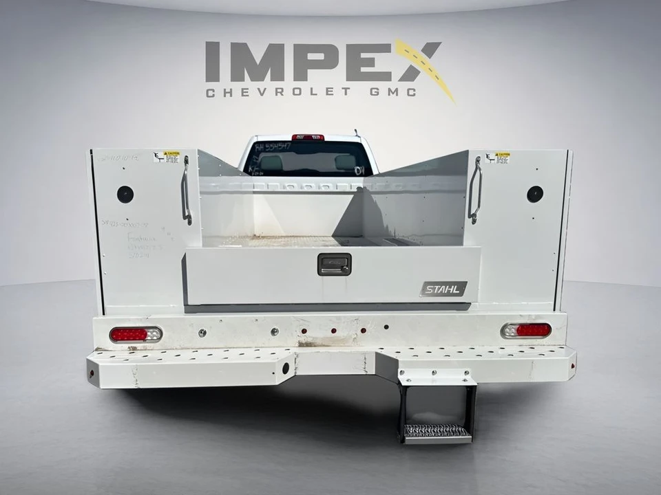 2024 Chevrolet Silverado Heavy Duty 4th Gen - Image 9 of 31