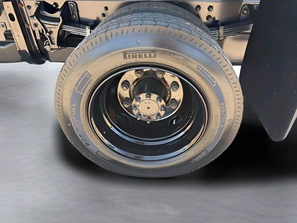 2024 Chevrolet Silverado Heavy Duty 4th Gen - Image 27 of 28