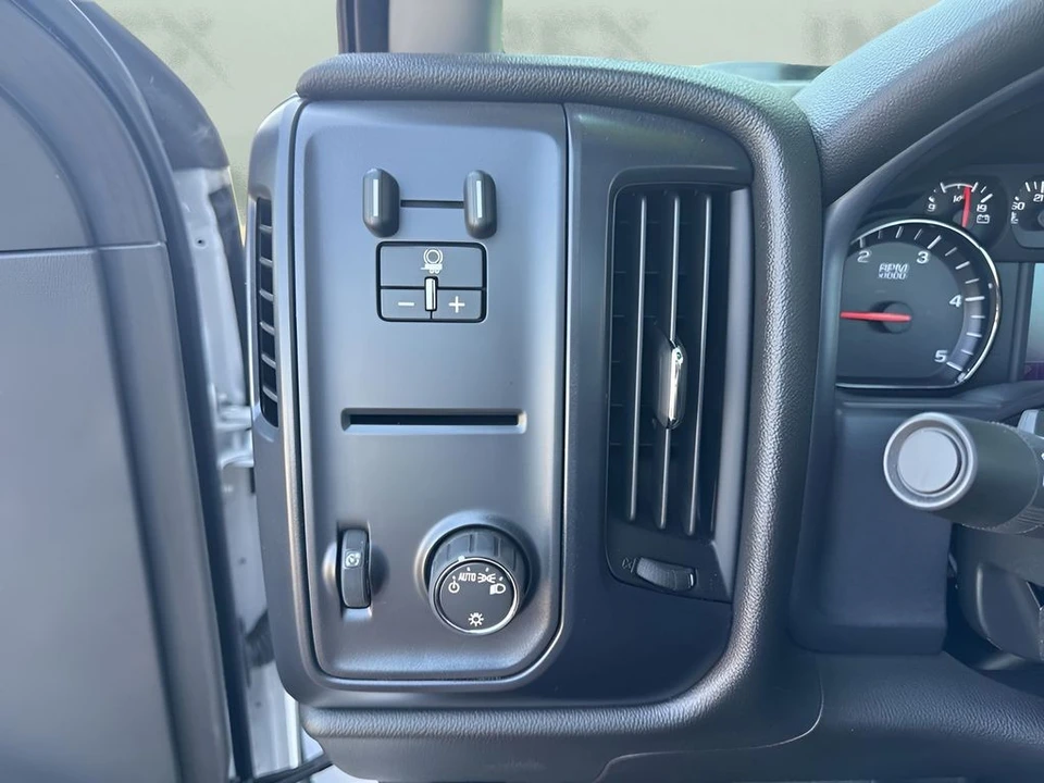 2024 Chevrolet Silverado Heavy Duty 4th Gen - Image 17 of 27