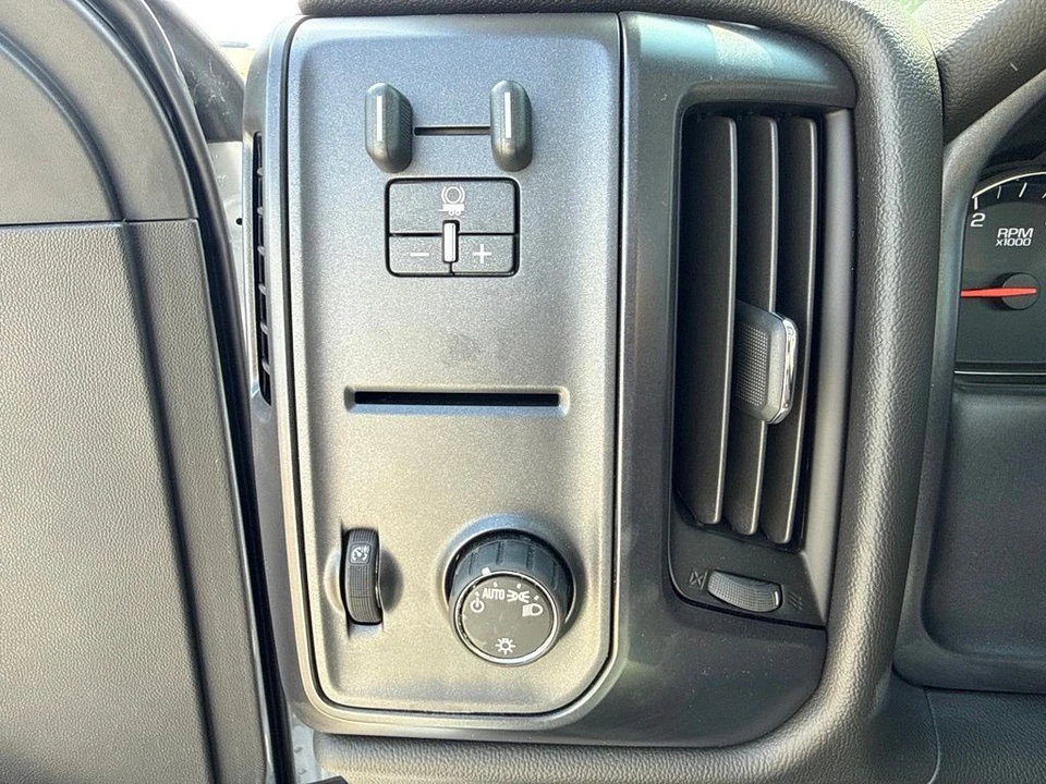 2024 Chevrolet Silverado Heavy Duty 4th Gen - Image 15 of 28