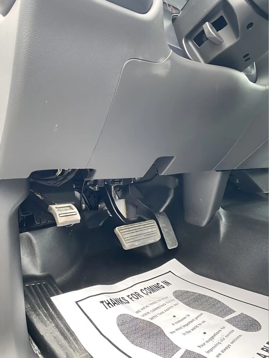 2024 Chevrolet Silverado Heavy Duty 4th Gen - Image 13 of 31