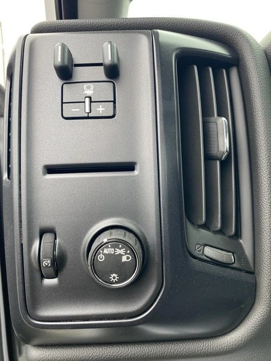 2024 Chevrolet Silverado Heavy Duty 4th Gen - Image 17 of 31