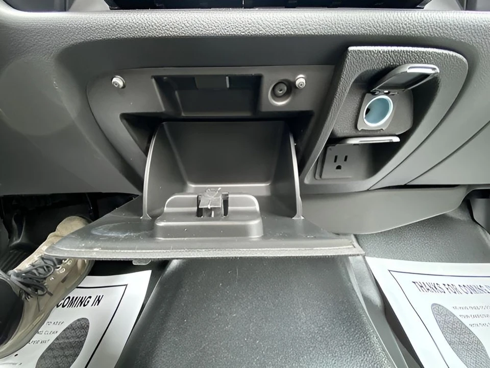 2024 Chevrolet Silverado Heavy Duty 4th Gen - Image 28 of 31