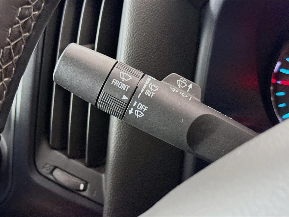2024 Chevrolet Silverado - Image 6 of 31