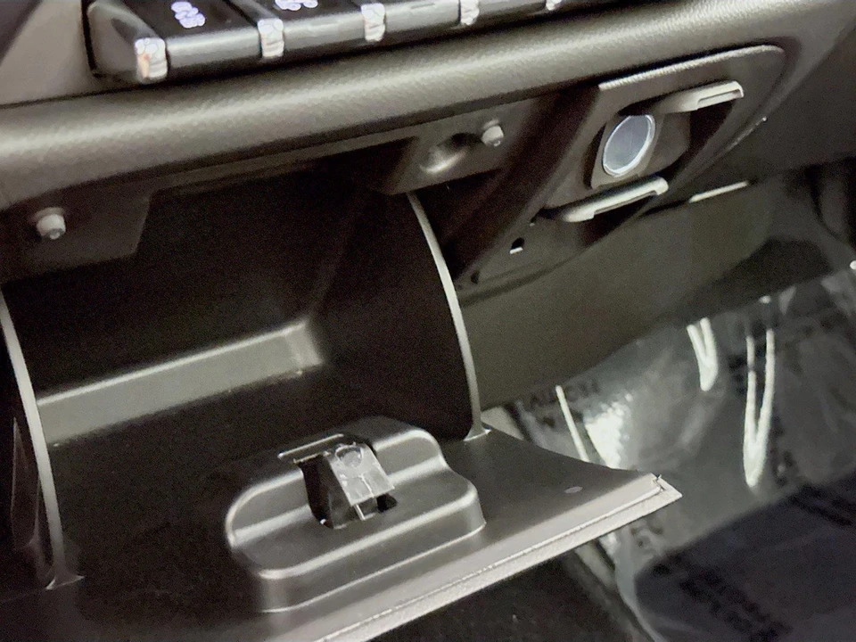 2024 Chevrolet Silverado Heavy Duty 4th Gen - Image 16 of 31