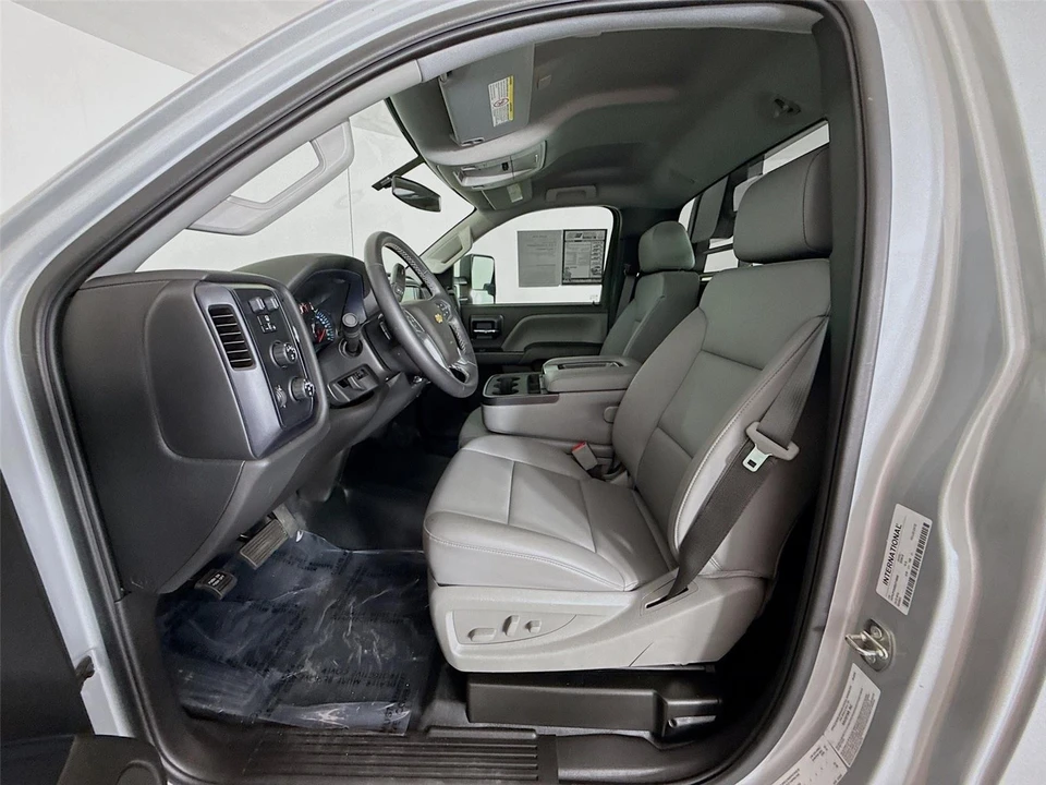 2024 Chevrolet Silverado - Image 2 of 31
