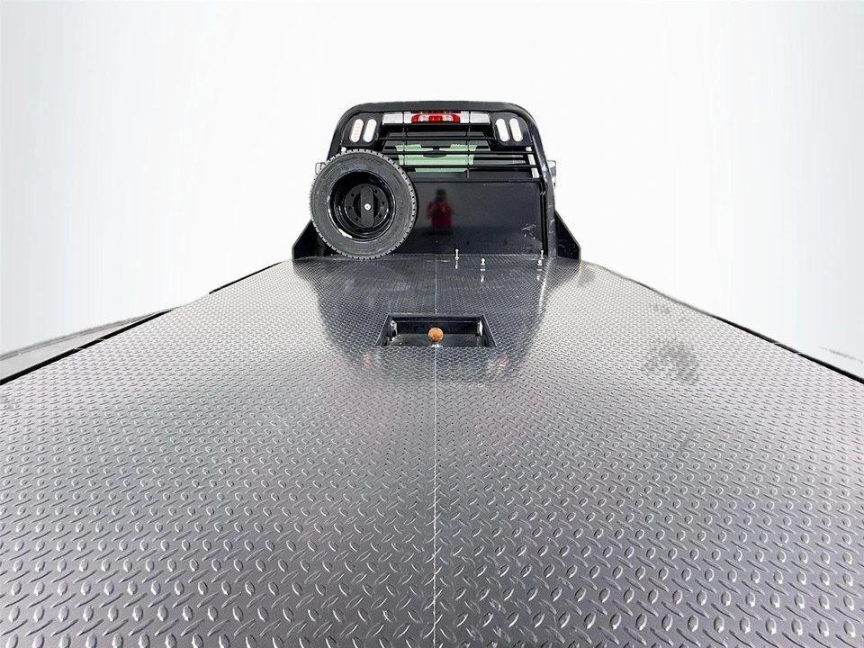 2024 Chevrolet Silverado - Image 17 of 31