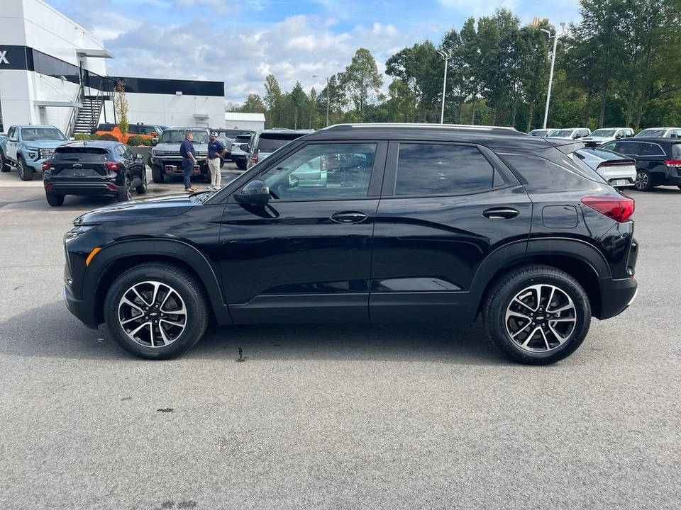 2024 Chevrolet Trailblazer - Image 2 of 12