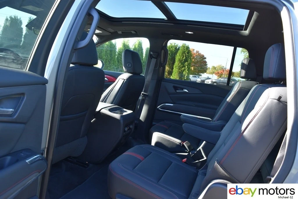 2024 Chevrolet Traverse - Image 13 of 21