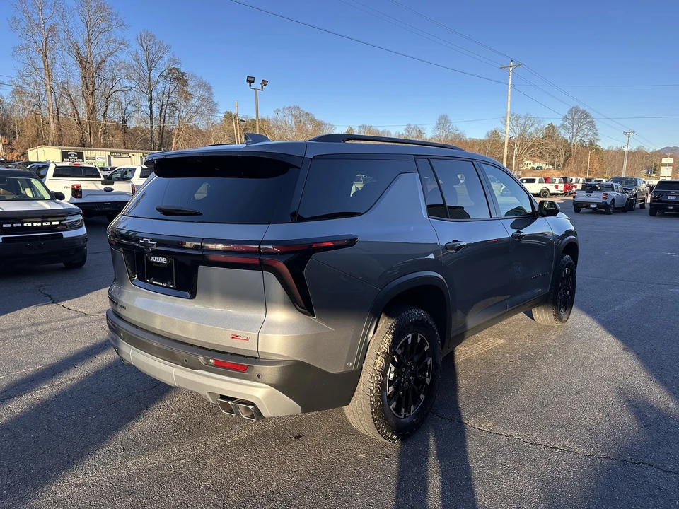 2024 Chevrolet Traverse - Image 5 of 12